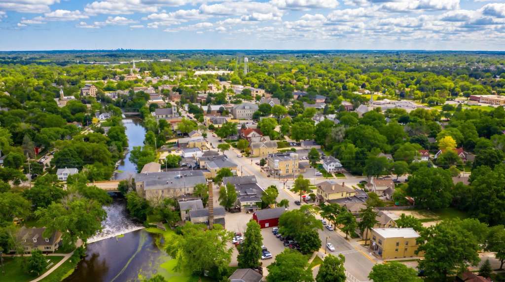 Outdoor Things to Do in Cedarburg: Parks, Trails & the Creek