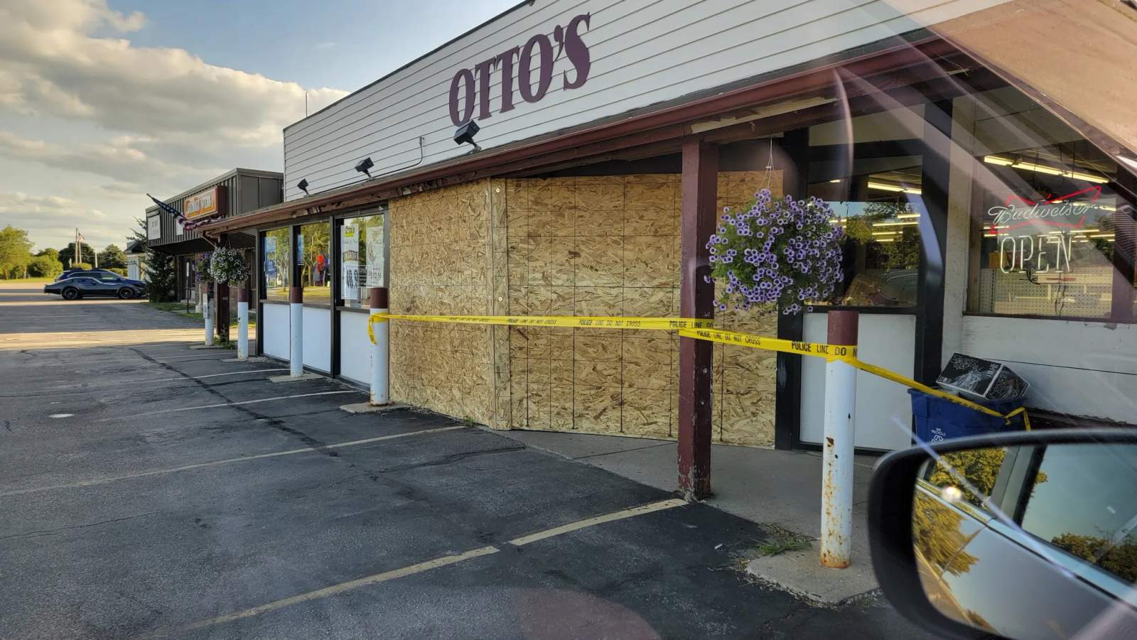 Otto's Wine & Spirits of Cedarburg — photo 1