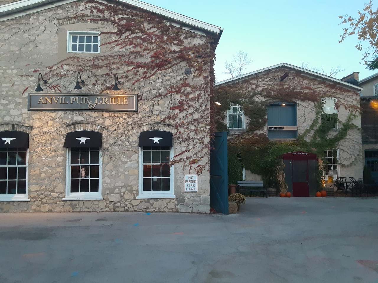 Anvil Pub & Grille — photo 4