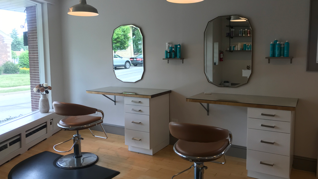Luna Salon