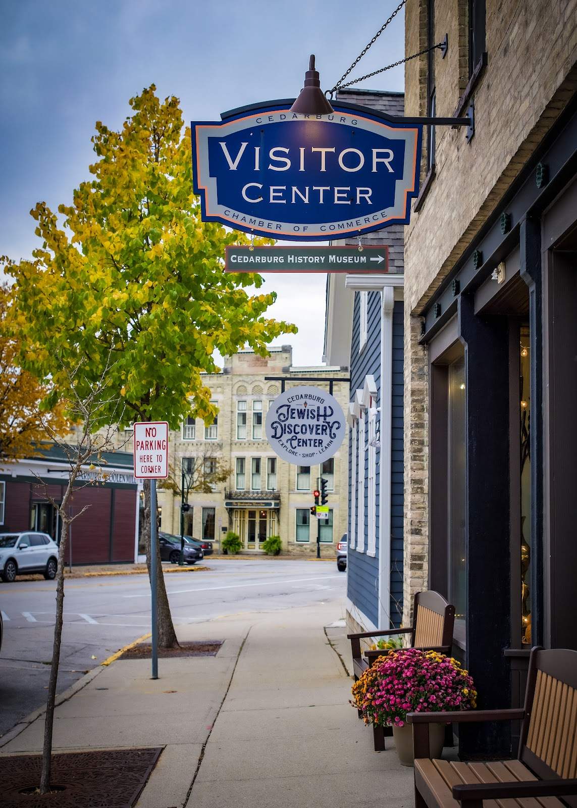 Cedarburg Visitor Center and Cedarburg Chamber of Commerce — photo 1