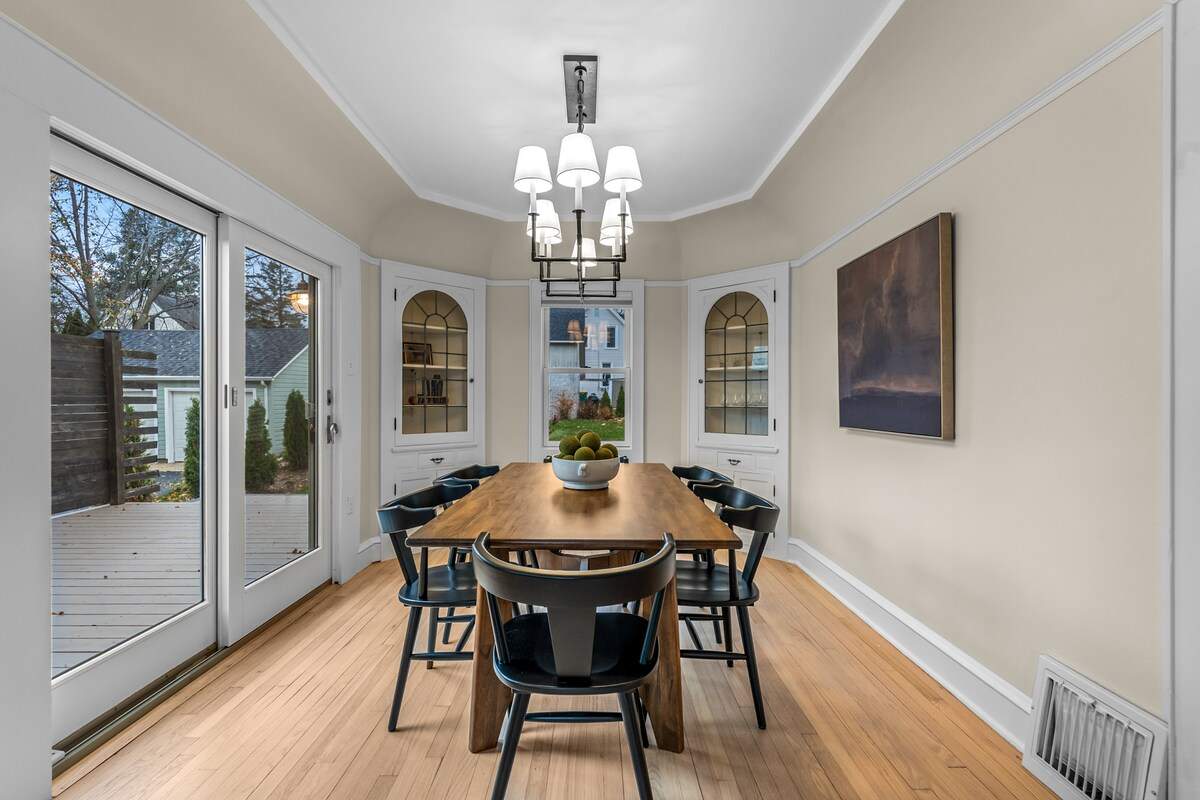 Remodeled Luxury 3BR - Walk to Cedarburg Downtown — photo 3